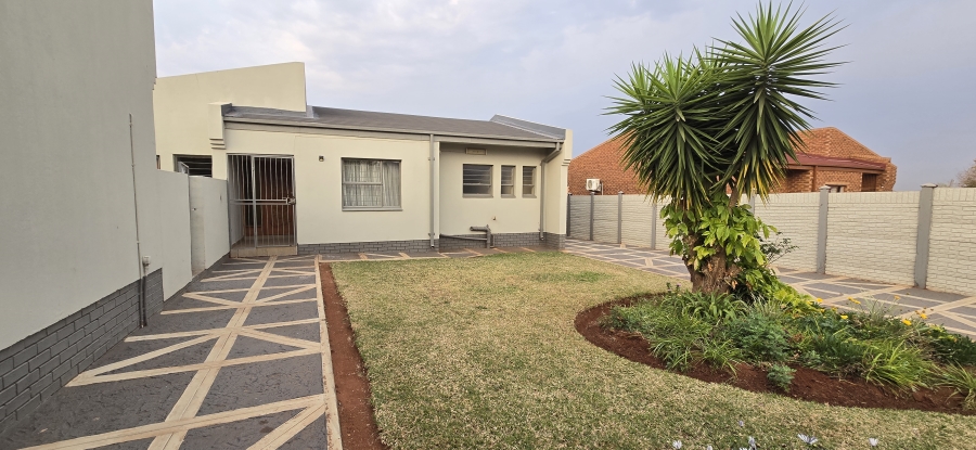 3 Bedroom Property for Sale in Geelhoutpark North West